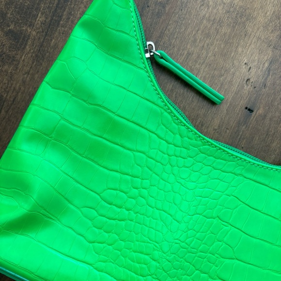 Vibrant Green Croc Print Women's Handbag - Picture 9 of 11